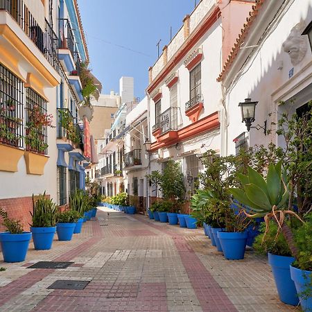 Oasis Jacuzzi Retreat Apartment Marbella Exterior photo